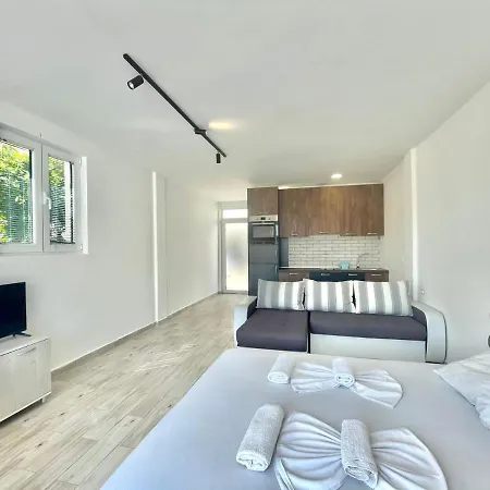 Bucanero Apartment